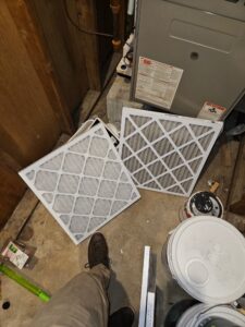 Clean/Dirty Air Filter.